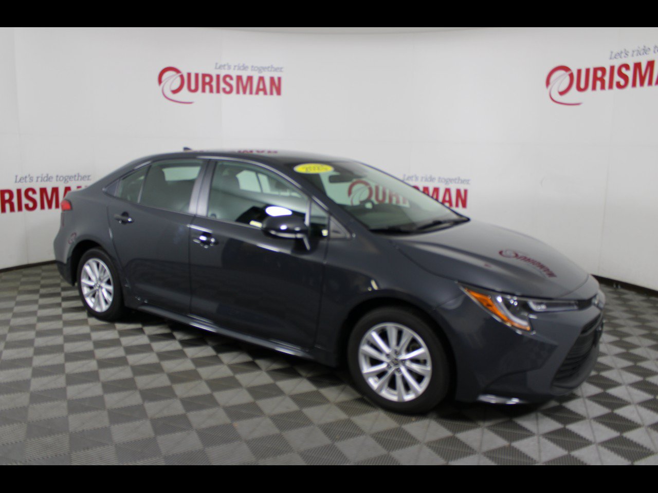 Used 2025 Toyota Corolla LE w/ LE Premium Package FWD image 10