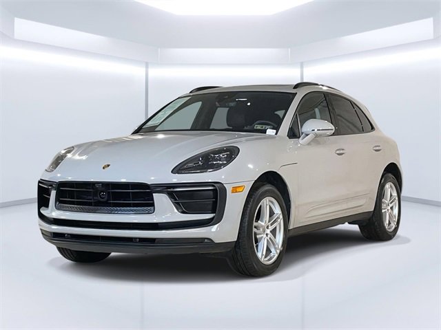 Used 2025 Porsche Macan image 1
