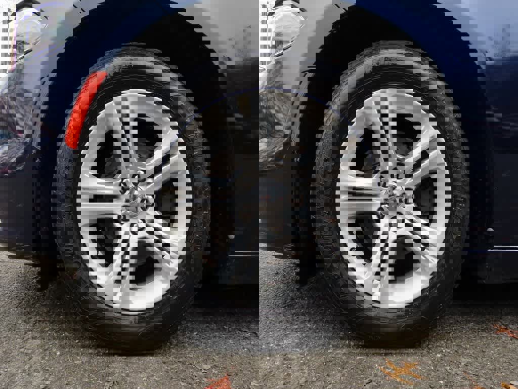 Used 2015 Dodge Charger SE image 8