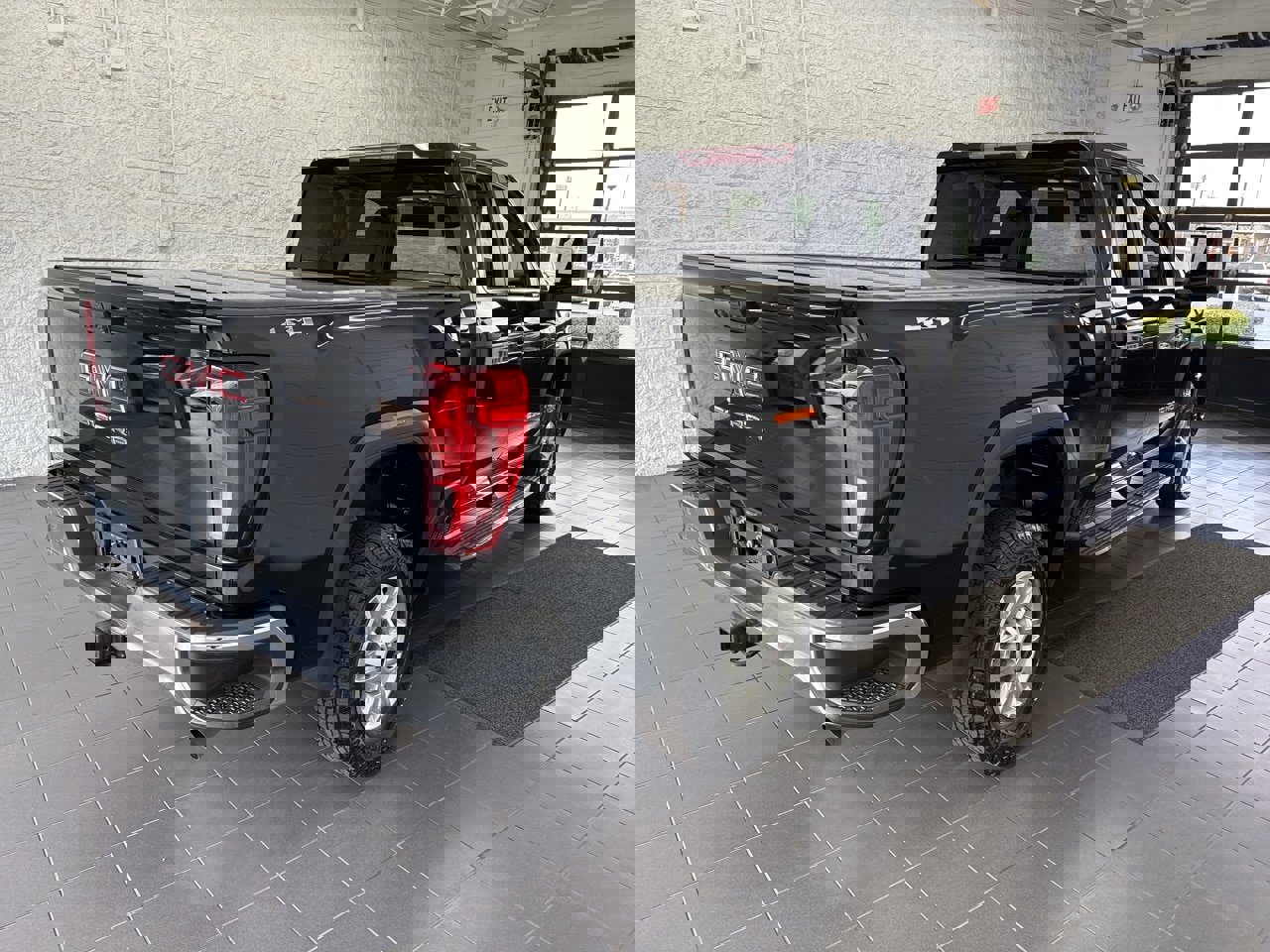 Used 2022 GMC Sierra 2500 Pro w/ Convenience Package image 8