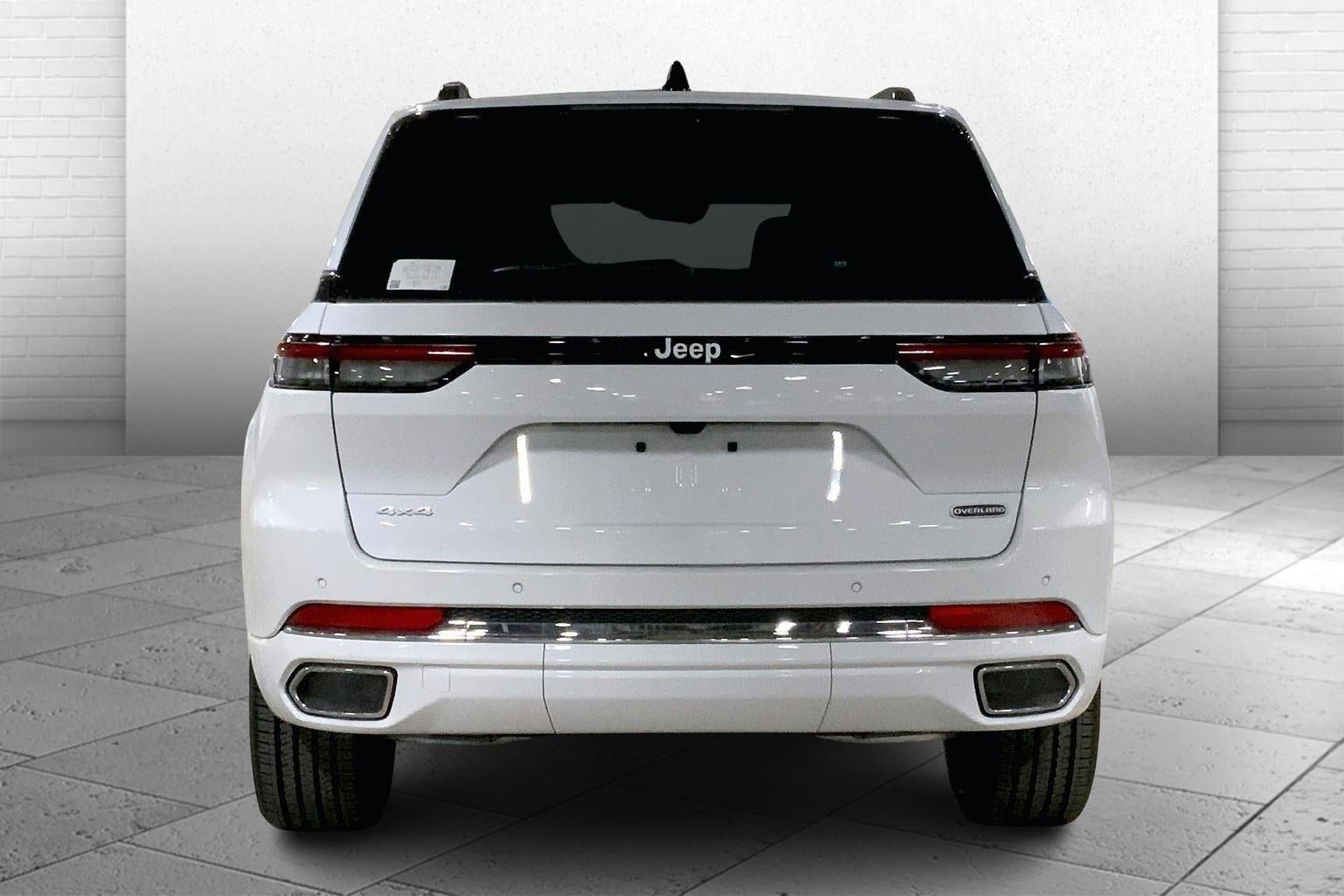 New 2025 Jeep Grand Cherokee Overland w/ Adv Protech Group III AWD/4WD image 4