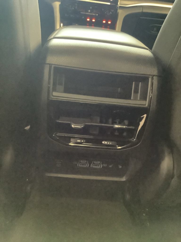 Used 2023 Jeep Grand Cherokee Limited AWD/4WD image 17