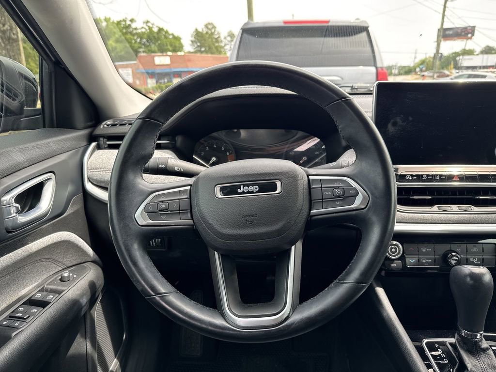 Used 2022 Jeep Compass Latitude AWD/4WD image 14
