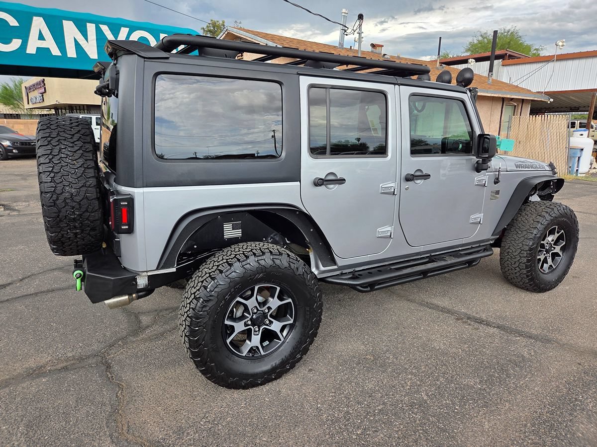 Used 2018 Jeep Wrangler Unlimited Sahara w/ Connectivity Group AWD/4WD image 5