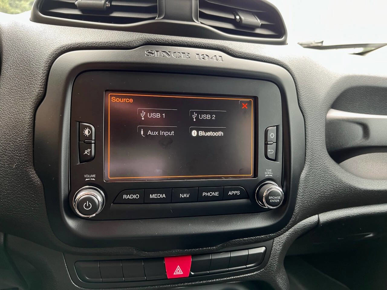 Used 2015 Jeep Renegade Latitude image 26