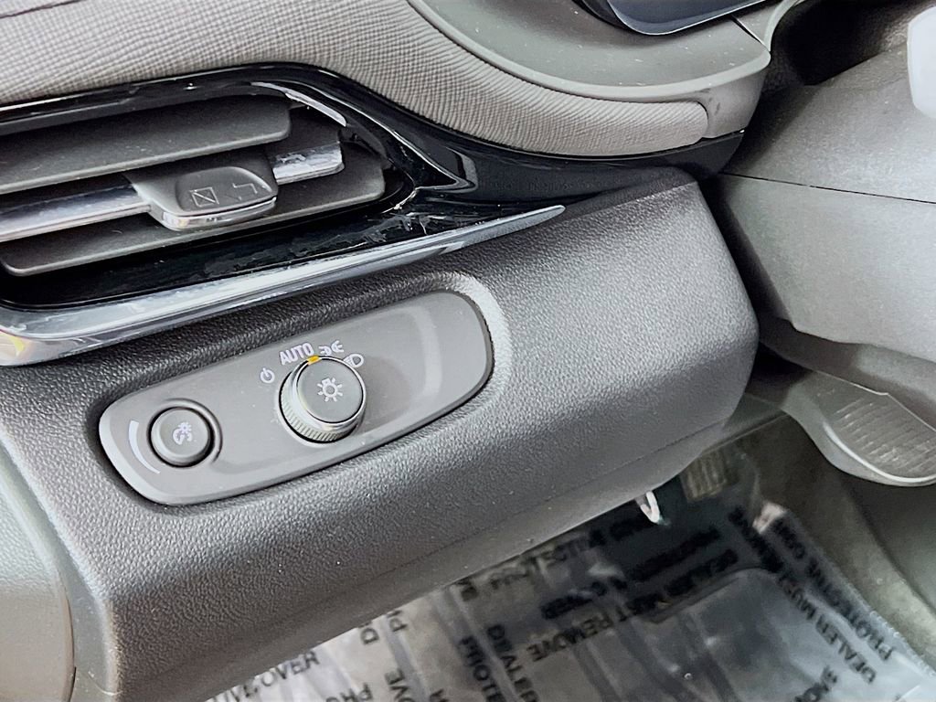 Used 2024 Buick Envista Sport Touring w/ Convenience I Package image 9