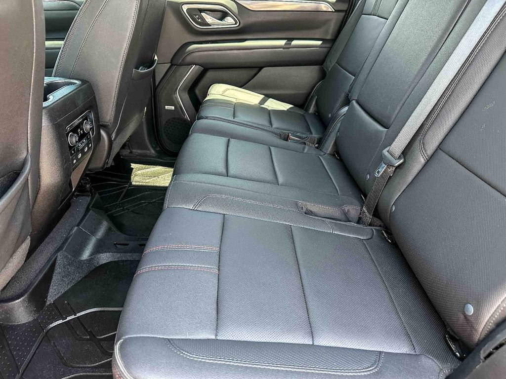 Used 2023 Chevrolet Suburban RST w/ Luxury Package AWD/4WD image 18