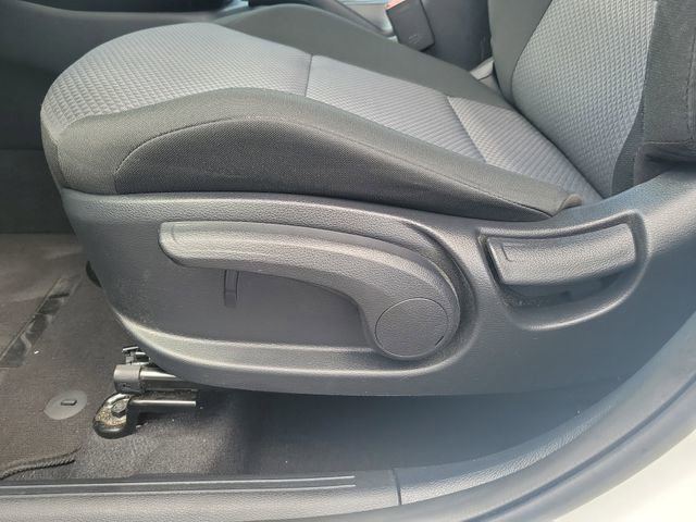 Certified 2025 Kia Soul LX w/ LX Technology Package FWD image 14