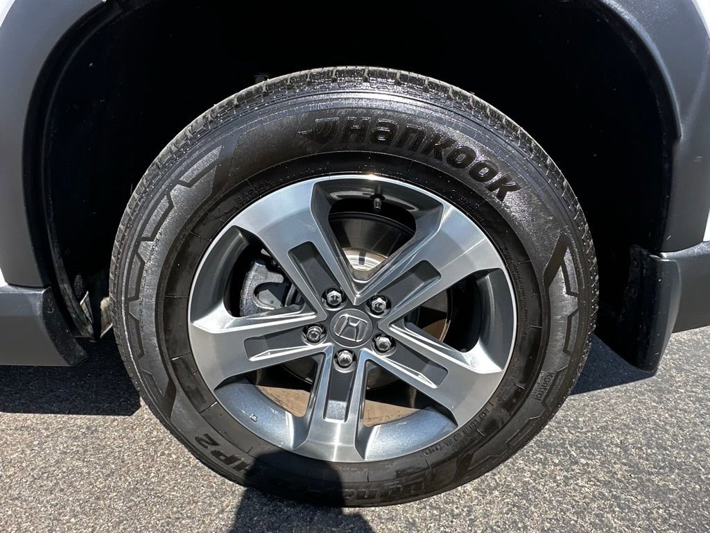 Used 2025 Honda Pilot EX-L image 10