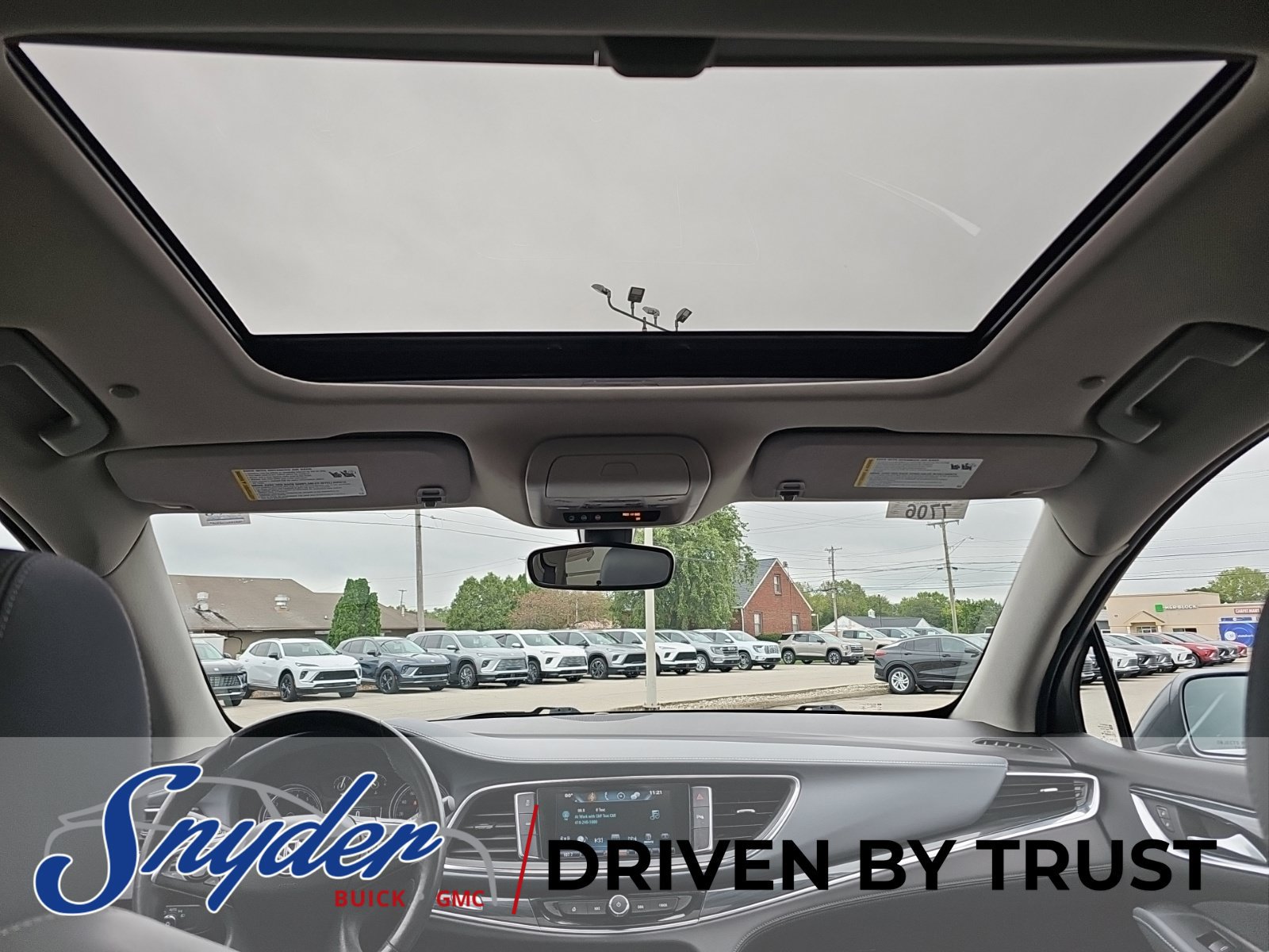 Used 2019 Buick Enclave Essence AWD/4WD image 11
