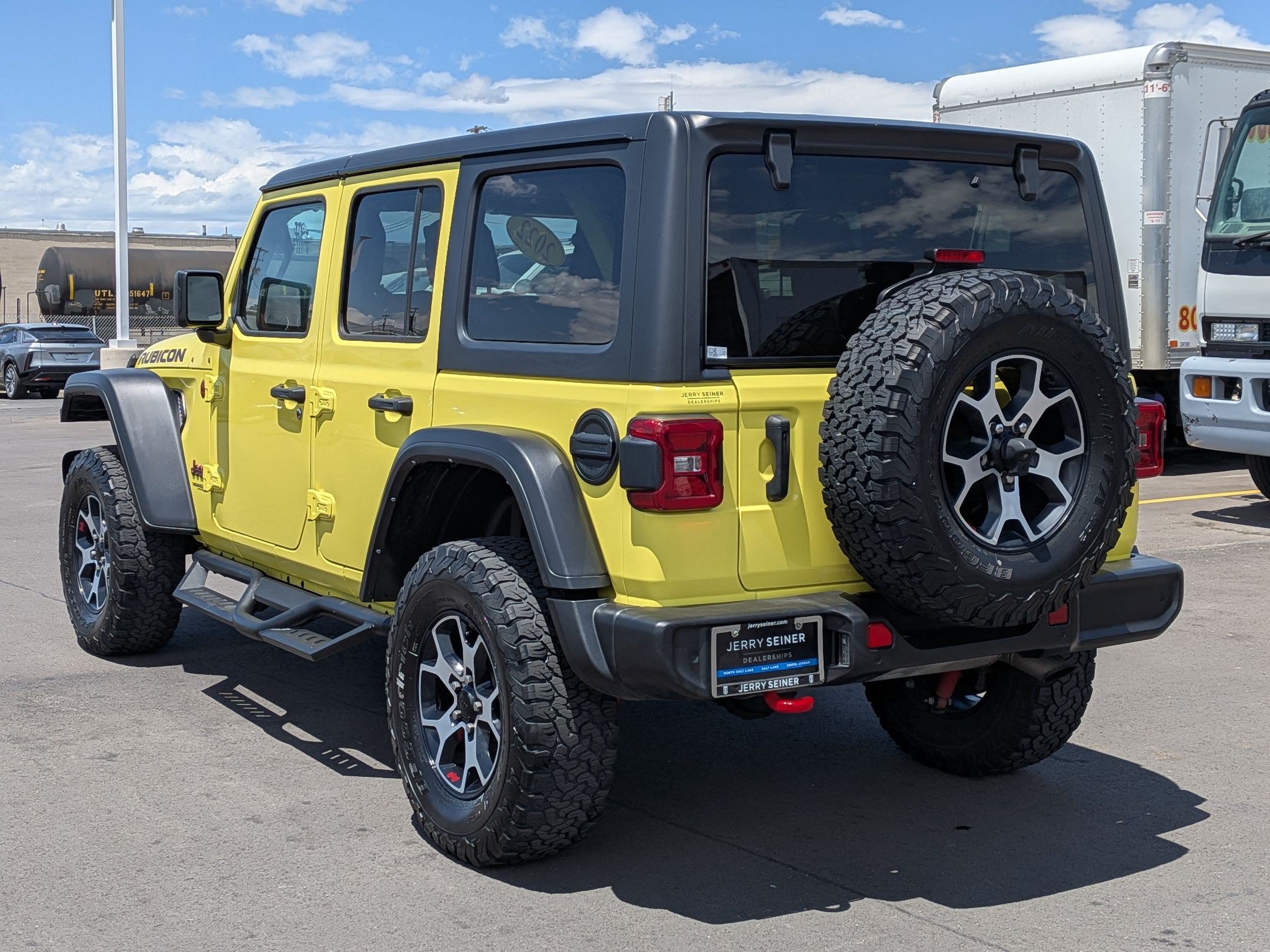 Used 2022 Jeep Wrangler Unlimited Rubicon w/ LED Lighting Group AWD/4WD image 4