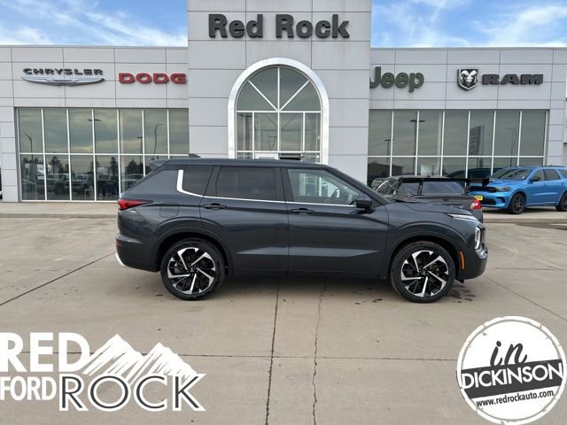 Used 2024 Mitsubishi Outlander SE