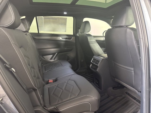 New 2025 Volkswagen Atlas Cross Sport SE image 5