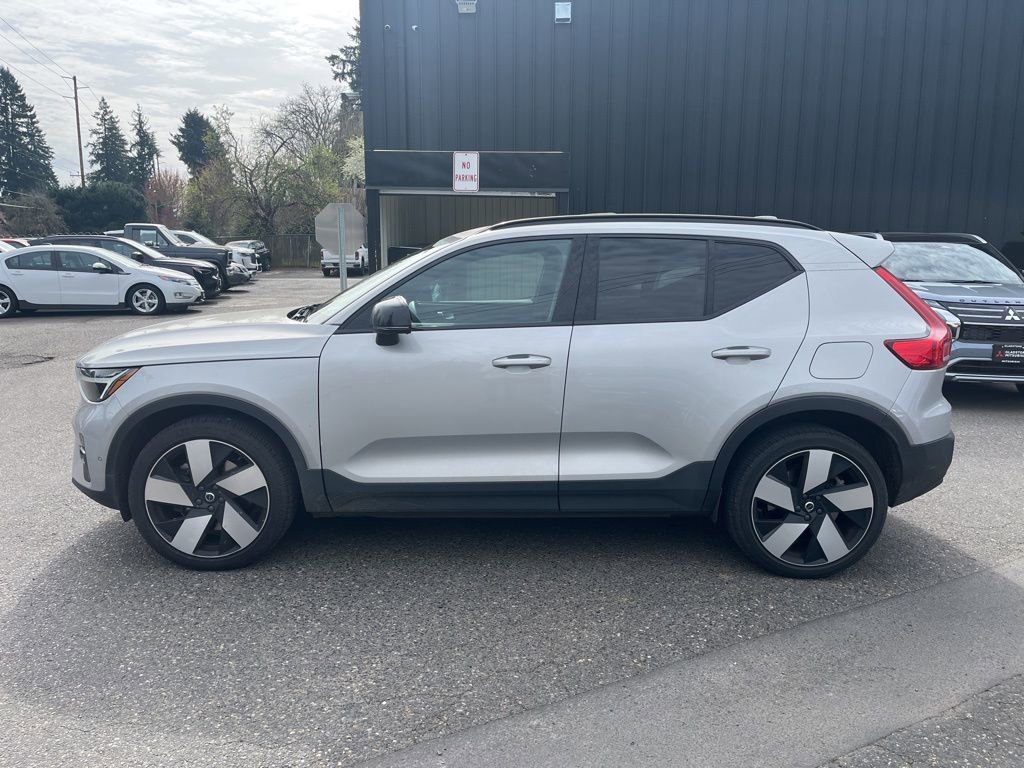 Used 2023 Volvo XC40 Recharge Ultimate image 4