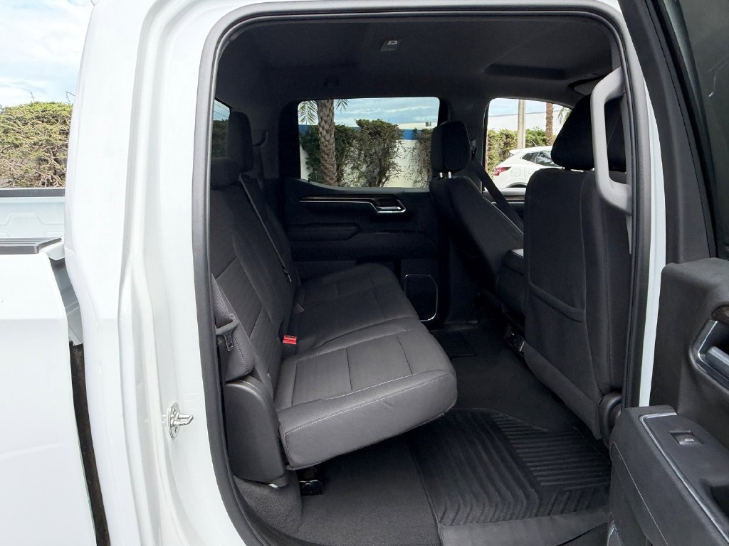 Used 2025 Chevrolet Silverado 1500 LT RWD image 14