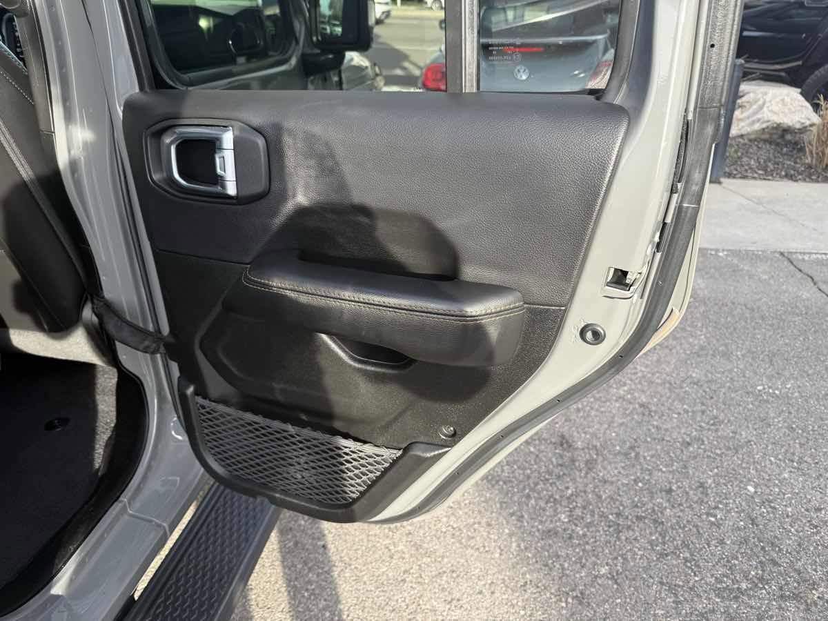 Used 2022 Jeep Gladiator Overland image 21