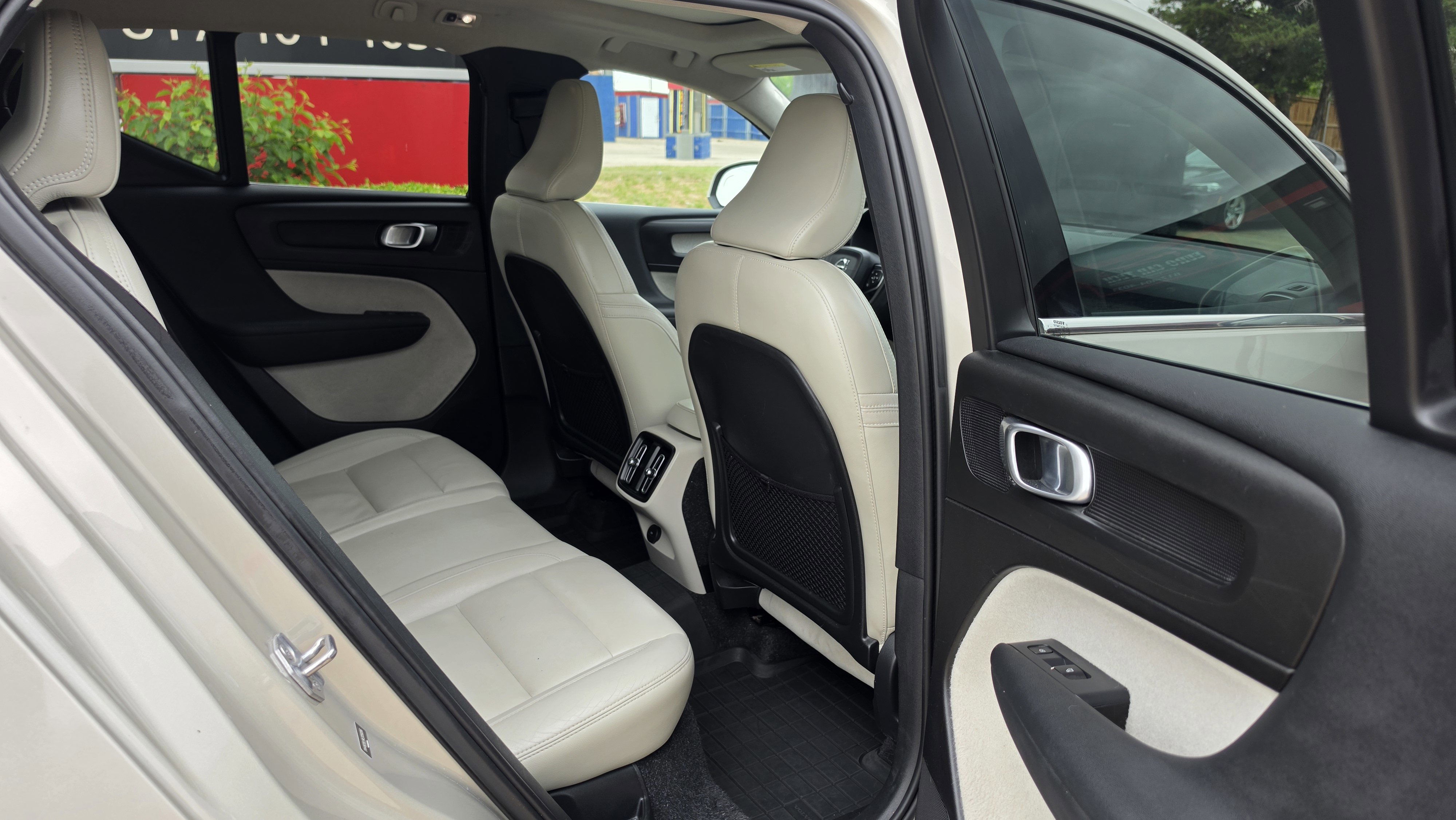 Used 2019 Volvo XC40 T5 Inscription AWD/4WD image 29