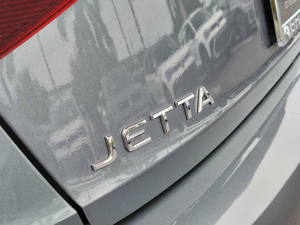 Used 2024 Volkswagen Jetta Sport image 5