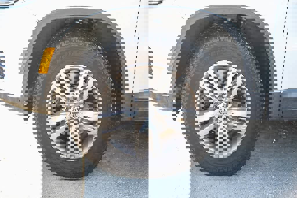 Used 2017 Volkswagen Tiguan S image 8