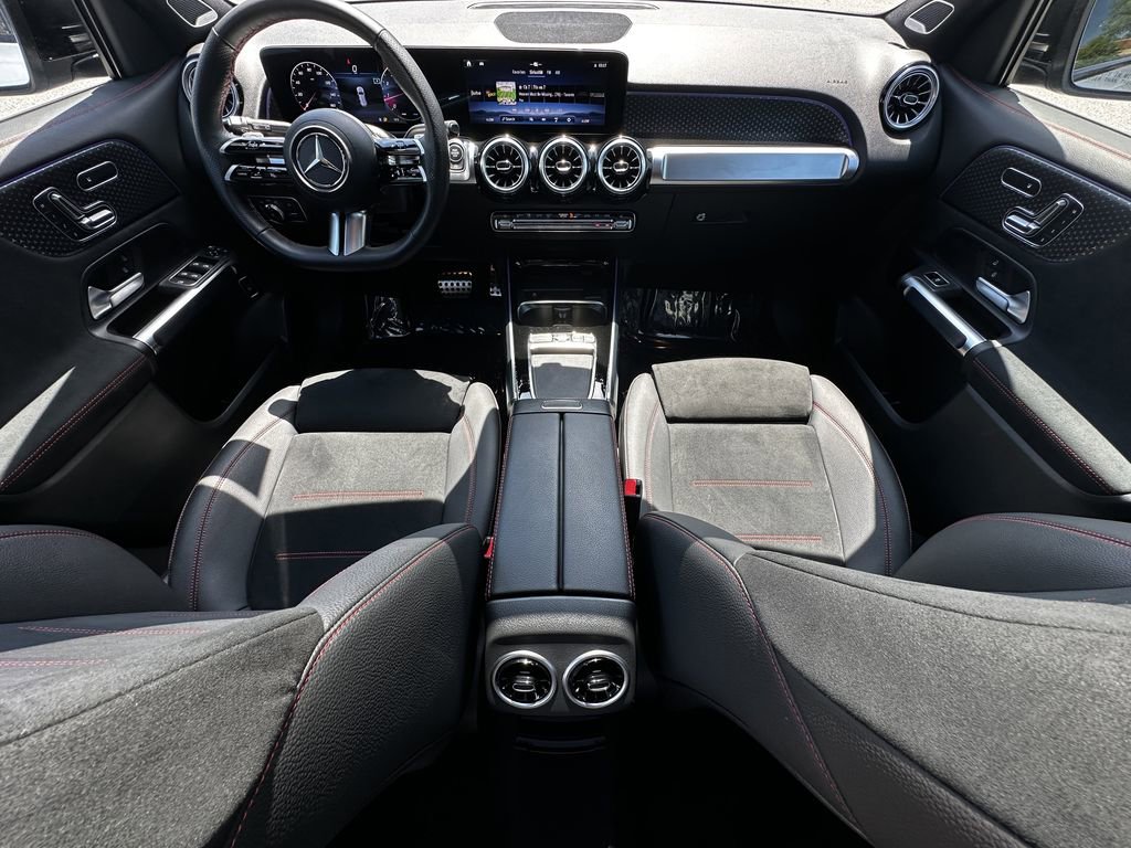 Used 2025 Mercedes-Benz GLB 250 image 27