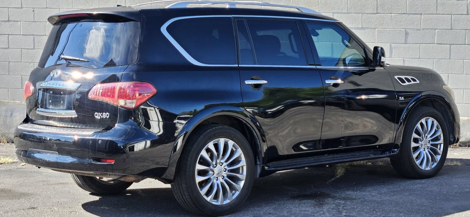 Used 2012 INFINITI QX56 4WD w/ Deluxe Touring Pkg image 5
