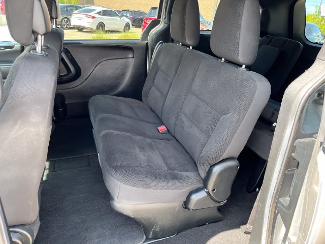 Used 2018 Dodge Grand Caravan SE FWD image 5