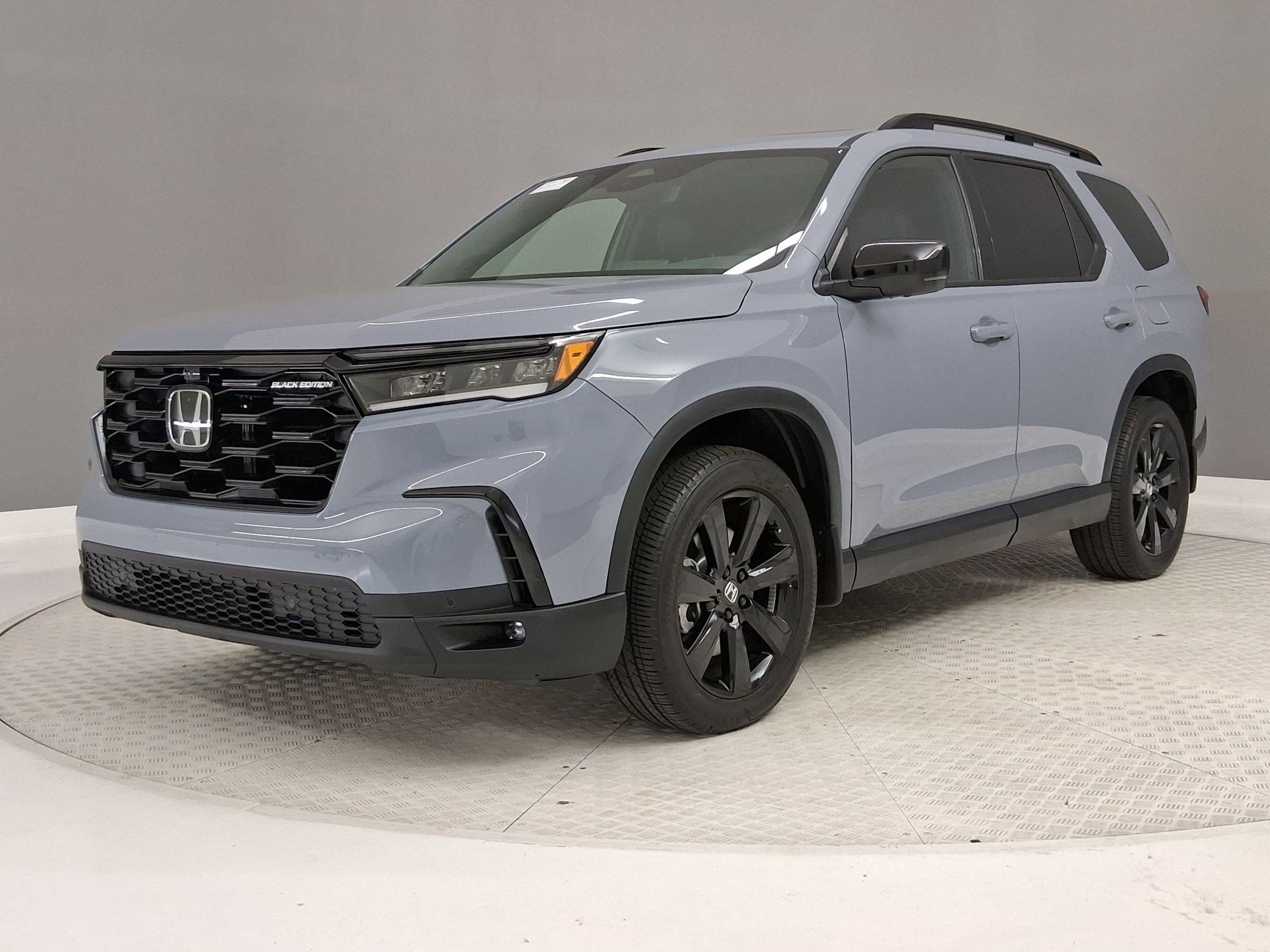 Used 2025 Honda Pilot Black Edition image 41