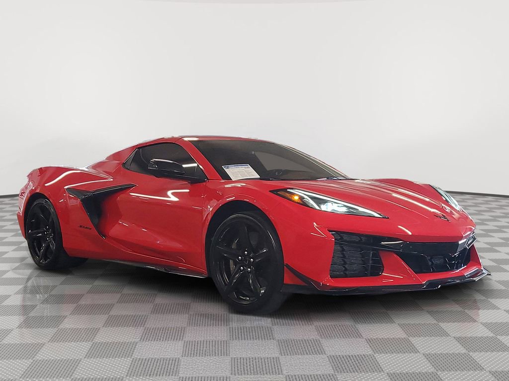 Used 2023 Chevrolet Corvette Z06 w/ Z07 Performance Package RWD image 3