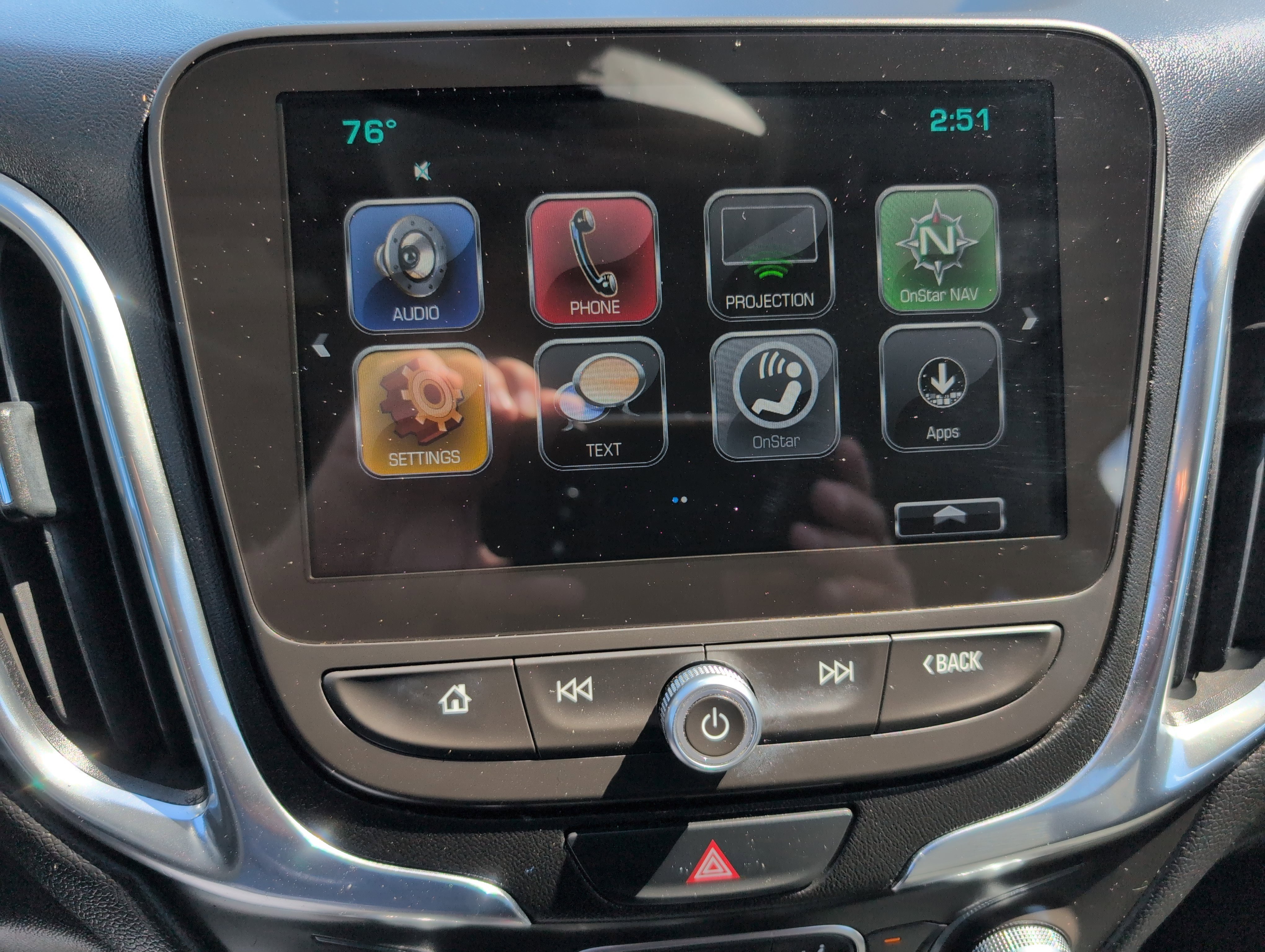 Used 2018 Chevrolet Equinox LT FWD image 23