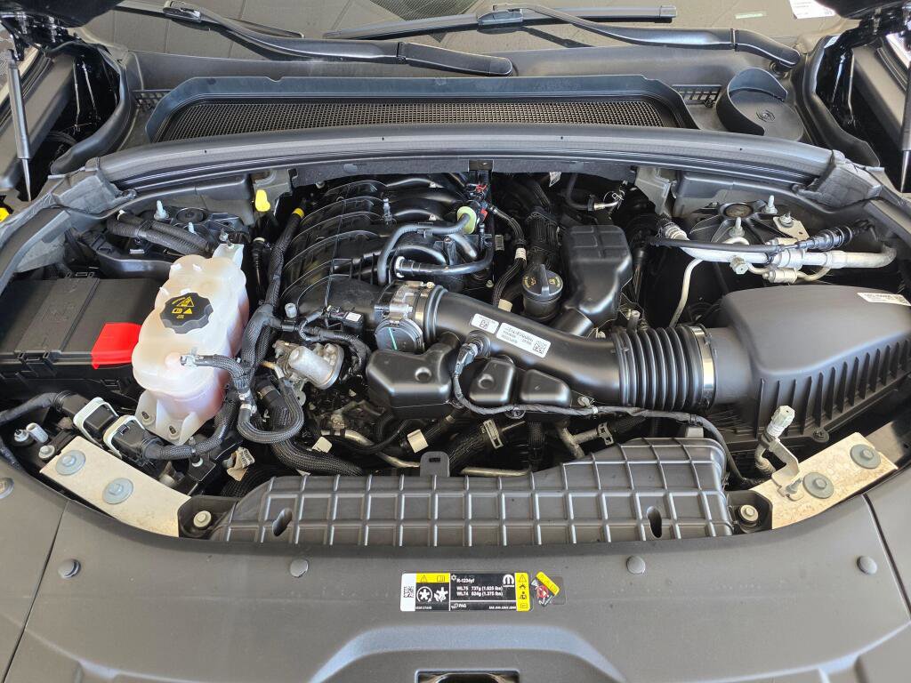 Used 2023 Jeep Grand Cherokee Limited w/ Trailer Tow Prep Group (B) image 9