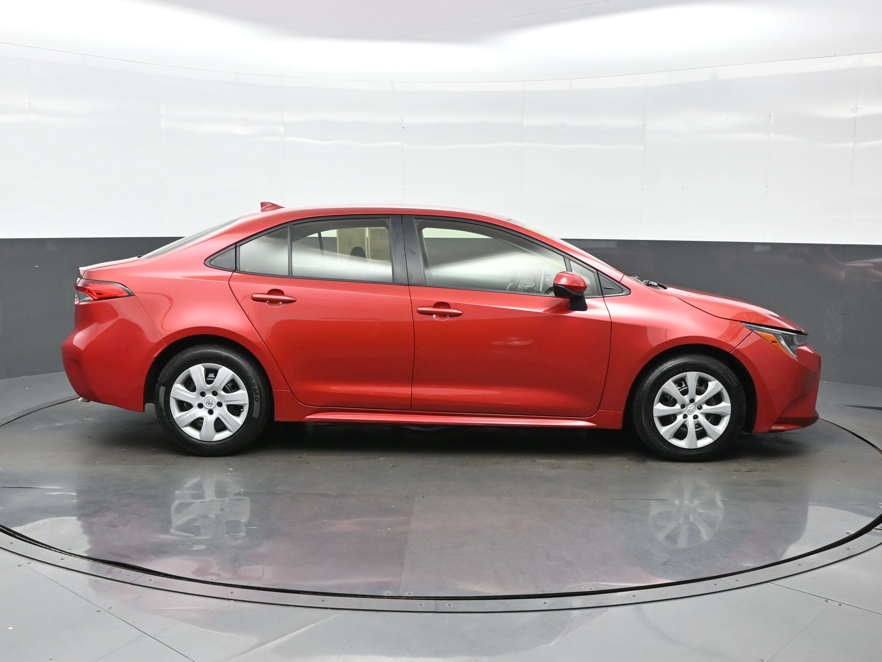 Used 2021 Toyota Corolla LE FWD image 7