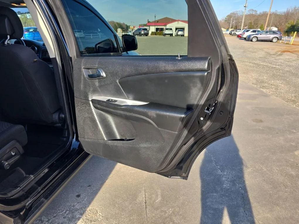 Used 2016 Dodge Journey SXT image 34