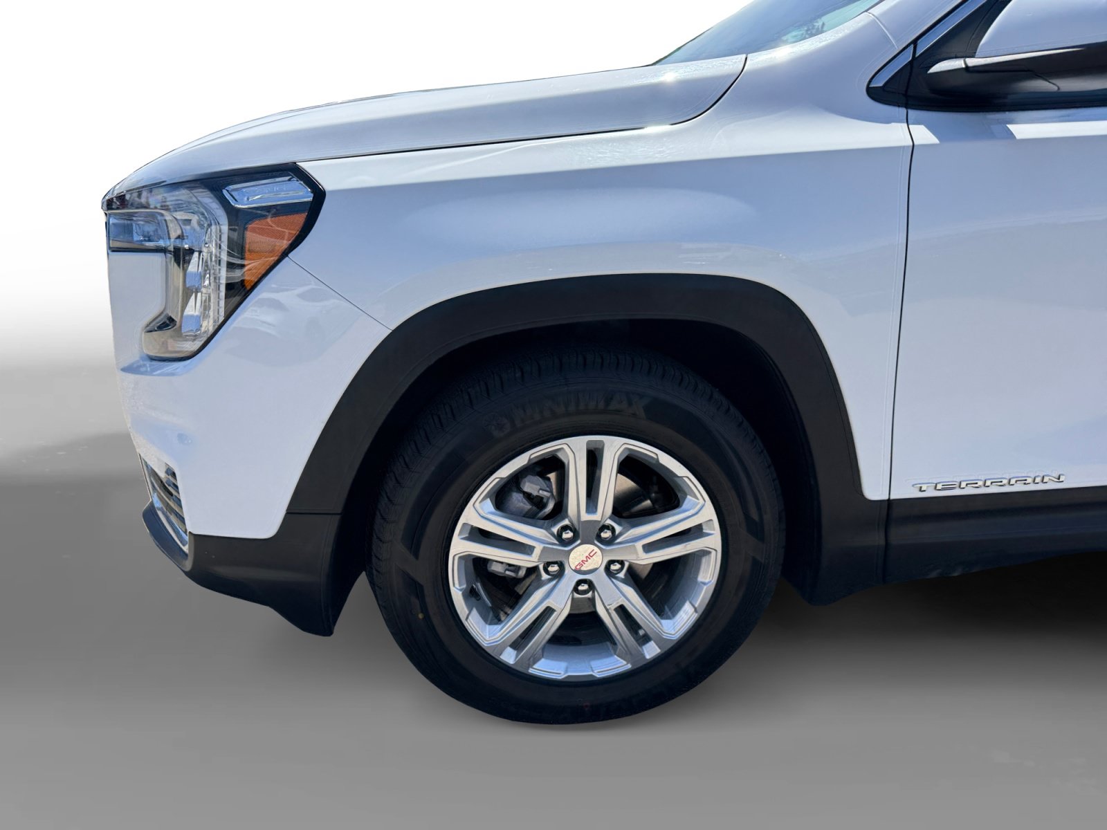 Used 2024 GMC Terrain SLE FWD image 9