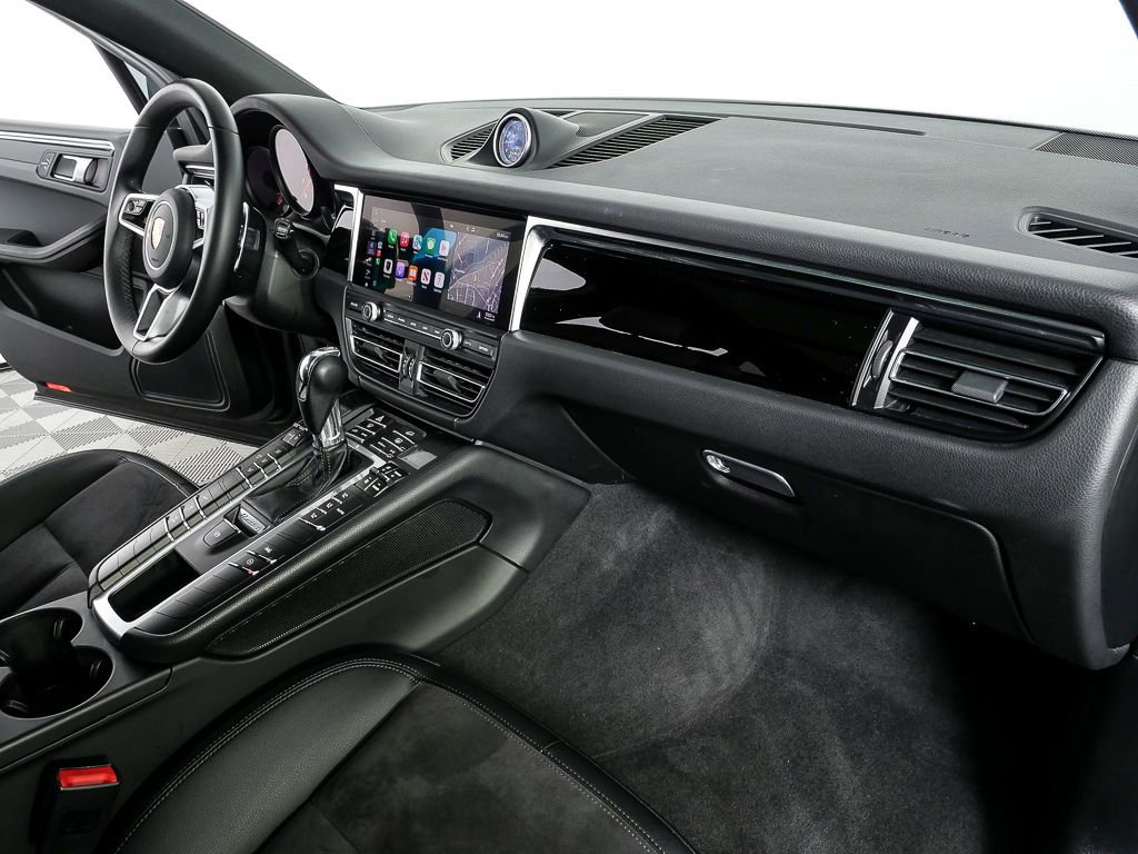 Certified 2020 Porsche Macan image 24