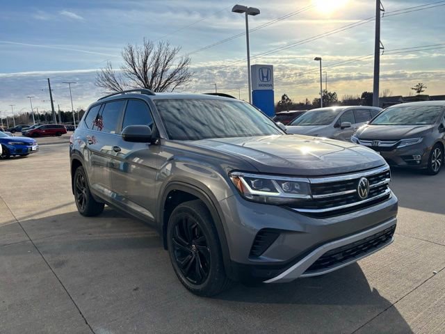 Used 2022 Volkswagen Atlas SE image 3