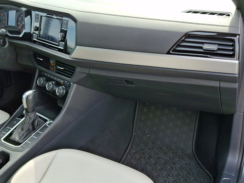 Used 2020 Volkswagen Jetta R-Line FWD image 10