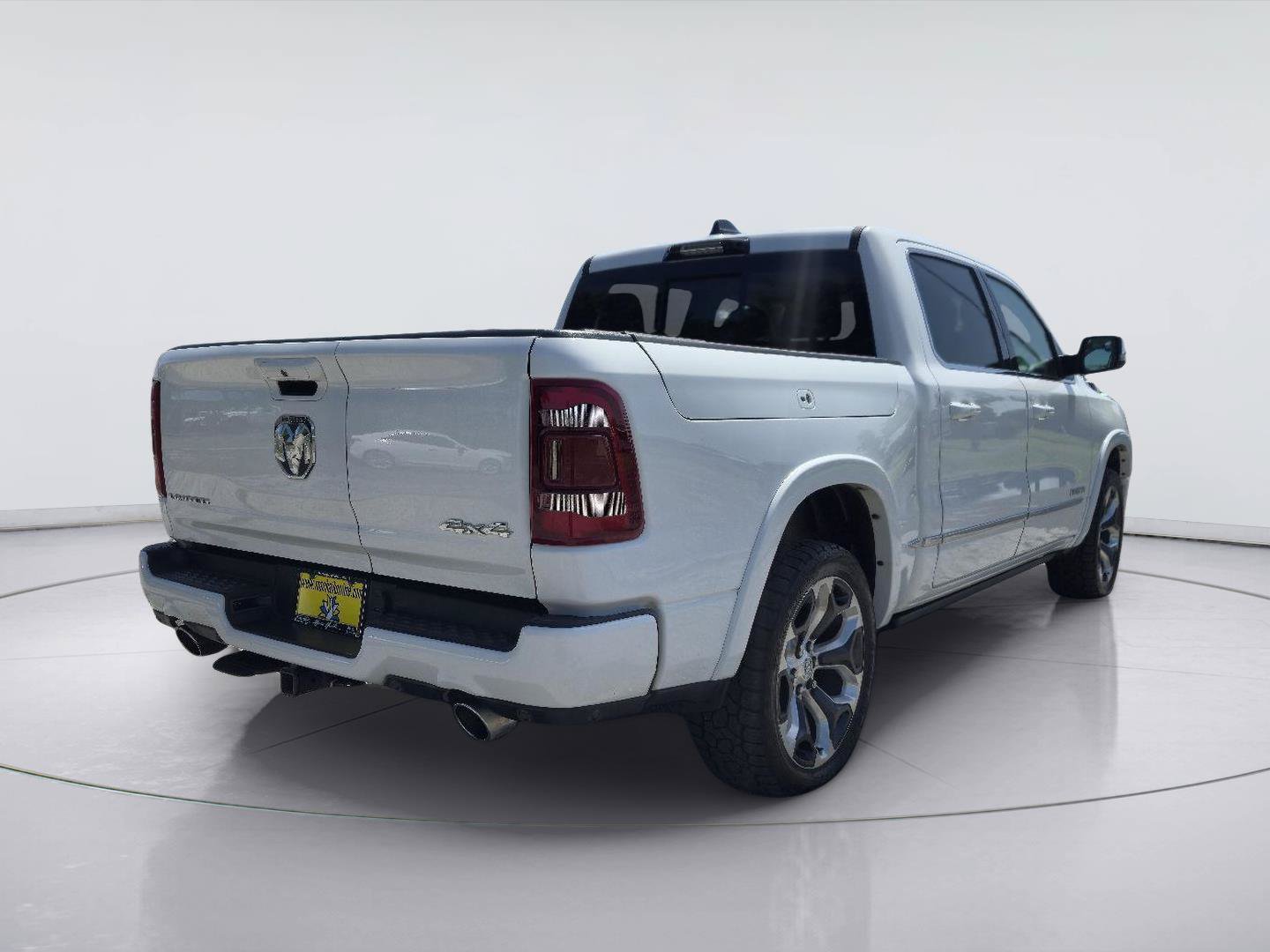 Used 2024 RAM 1500 Limited AWD/4WD image 5