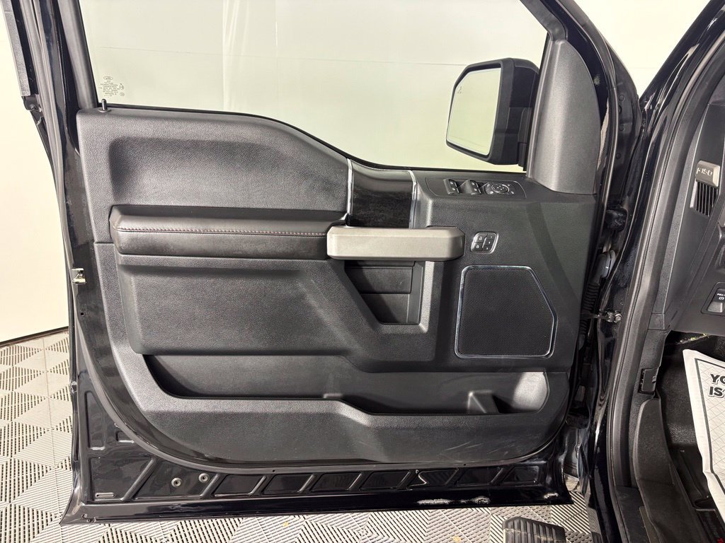 Used 2018 Ford F150 Platinum w/ Equipment Group 701A Luxury AWD/4WD image 18
