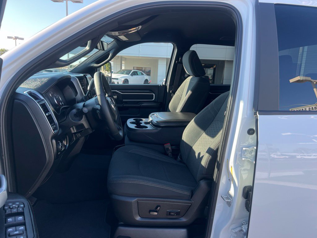 Used 2025 RAM 2500 Big Horn AWD/4WD image 4