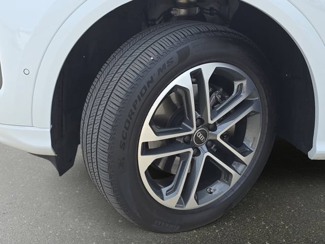 Used 2025 Audi Q5 Premium w/ Convenience Package AWD/4WD image 36