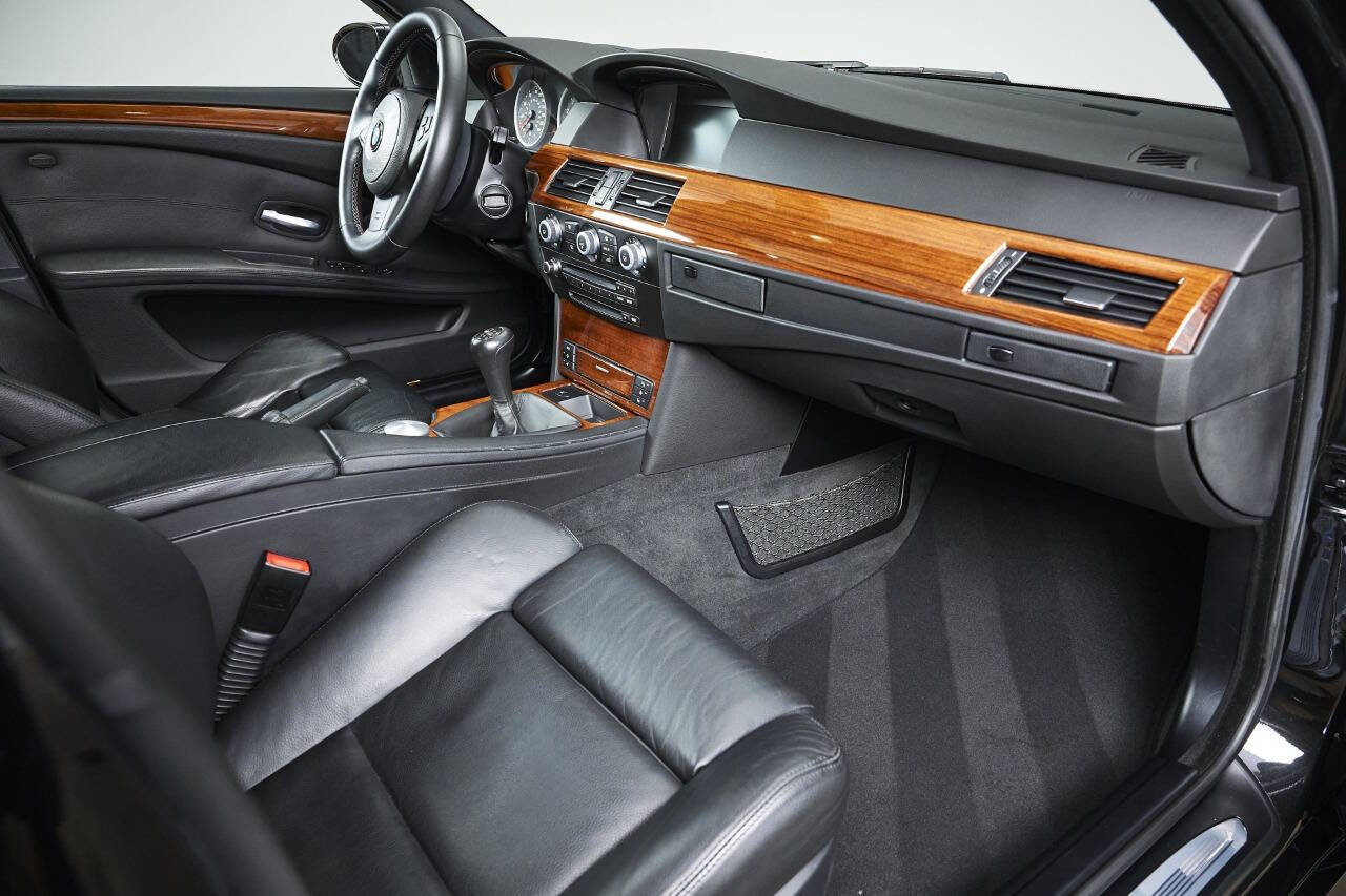 Used 2008 BMW M5 image 73