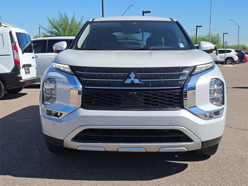 Used 2024 Mitsubishi Outlander SE Black Edition image 9