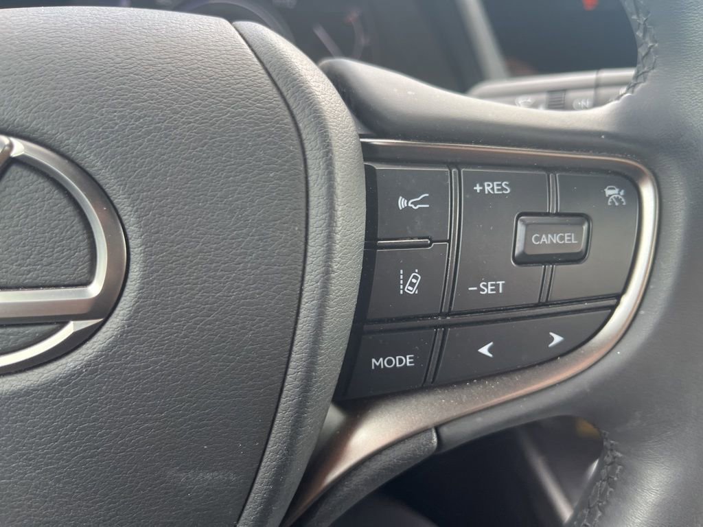 Used 2024 Lexus UX 250h FWD image 21