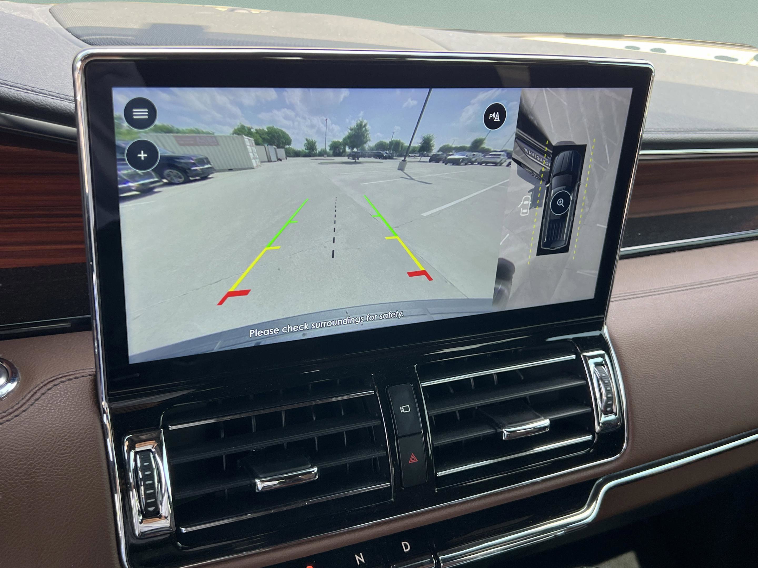 Used 2024 Lincoln Navigator Reserve image 17