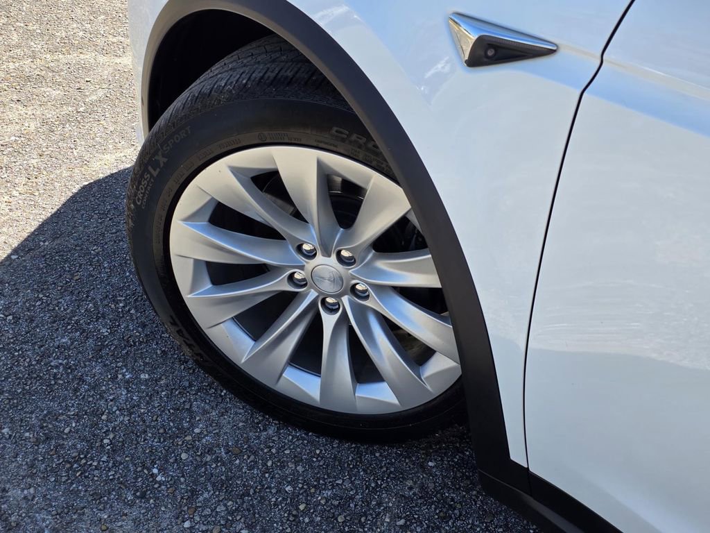Used 2018 Tesla Model X 75D AWD/4WD image 41