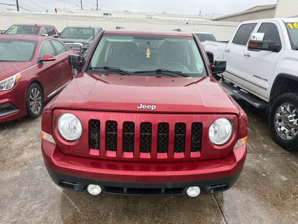 Used 2016 Jeep Patriot Latitude FWD image 2