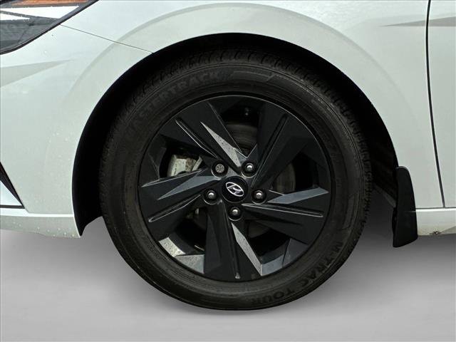 Used 2023 Hyundai Elantra SEL image 9