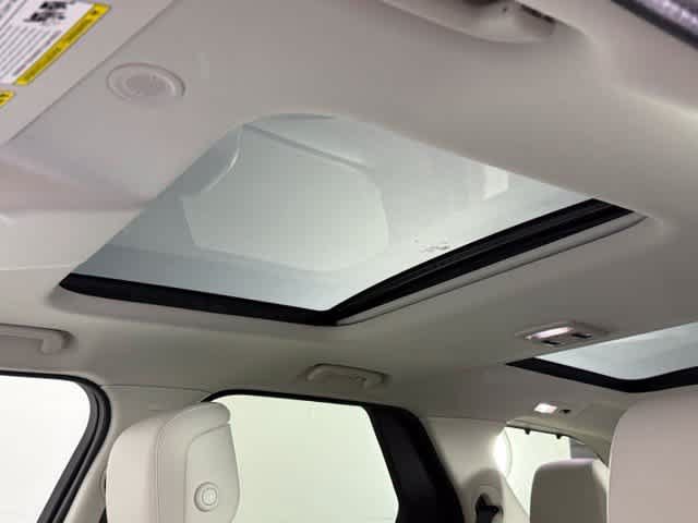 New 2026 Land Rover Discovery S AWD/4WD image 25