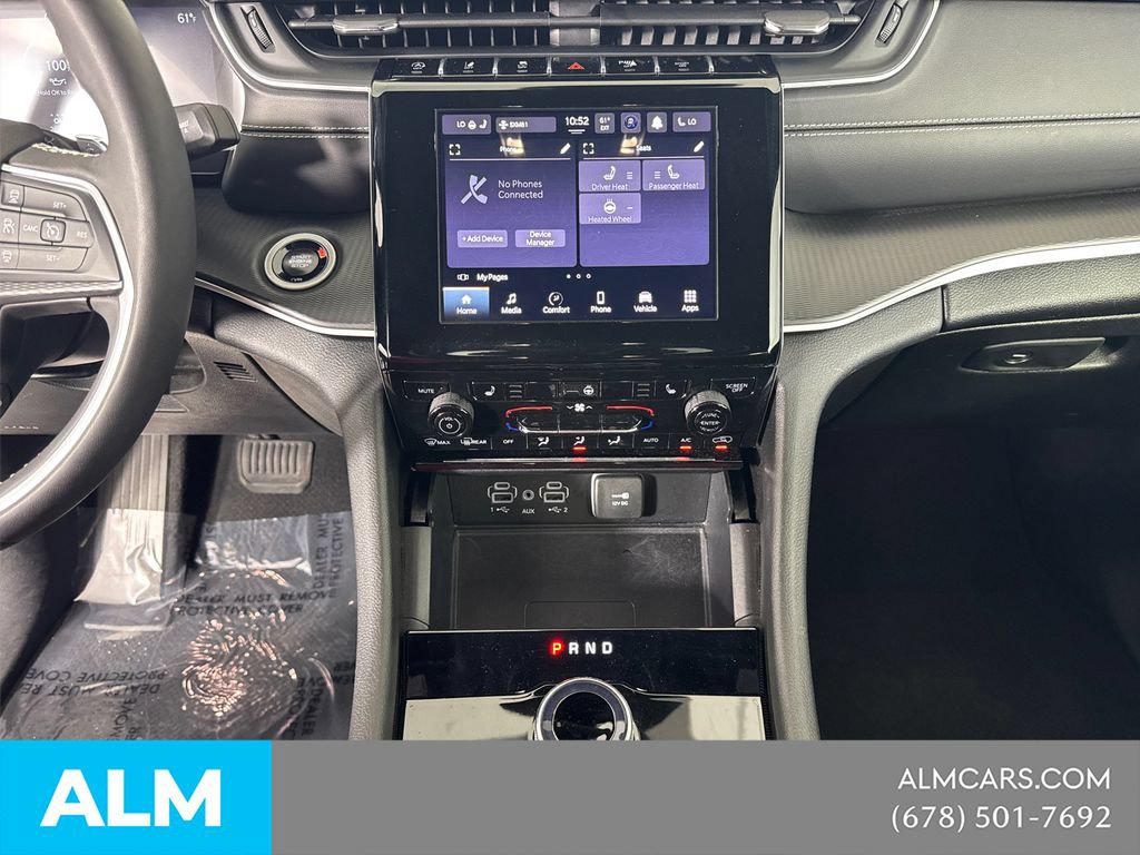 Used 2025 Jeep Grand Cherokee Altitude AWD/4WD image 31