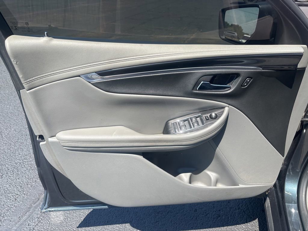 Used 2018 Chevrolet Impala LT FWD image 6